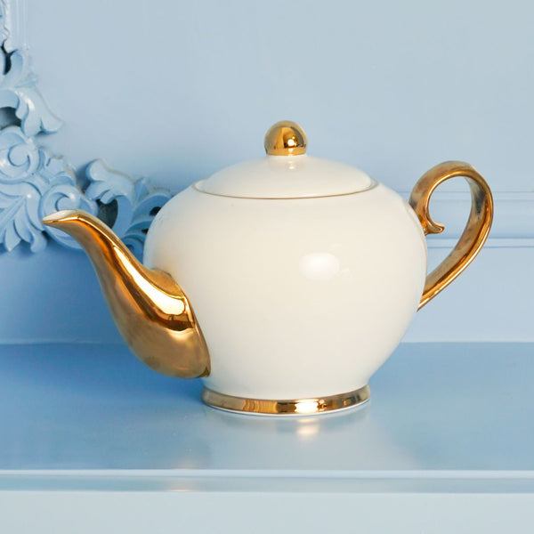 Signature Ivory White, New Bone China Teapot
