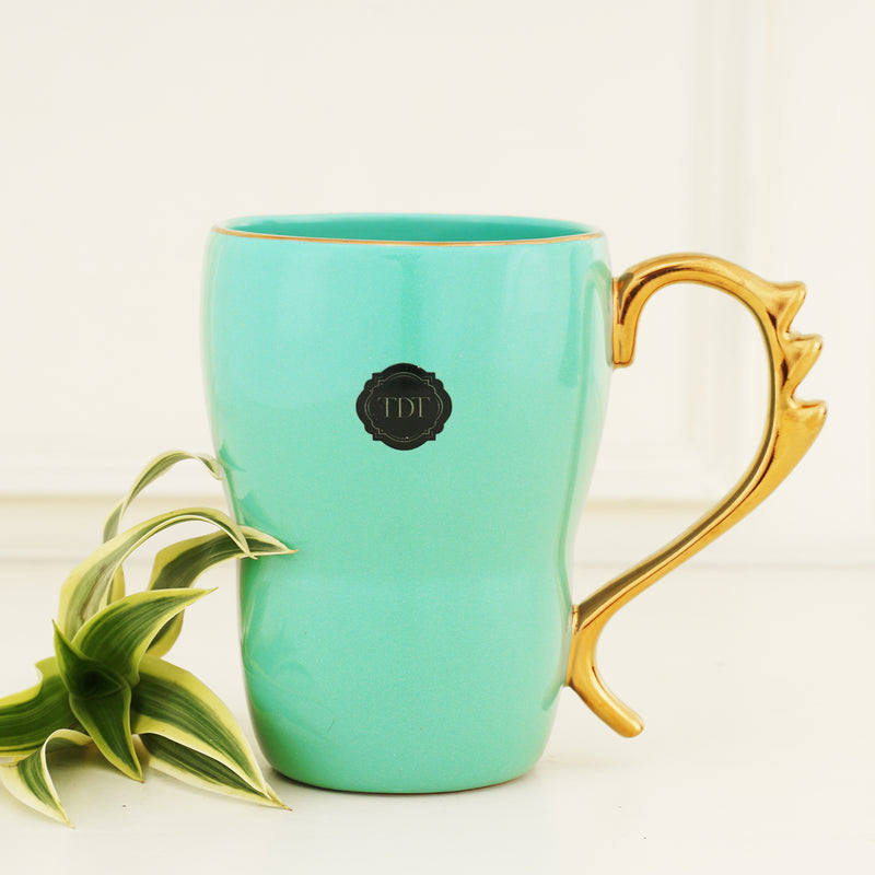 Bold & Bright Green Mug (500ml) with Designer Golden Handle – Tasse de Thé